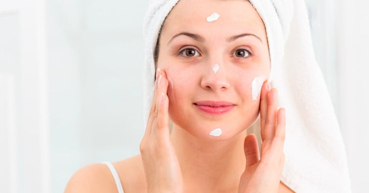 How to Choose a Moisturizer That Stops Flakiness